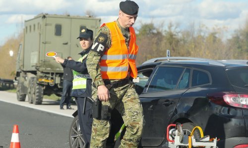 Na zagrebačkoj obilaznici sudarili se vojno i osobno vozilo, jedna osoba poginula