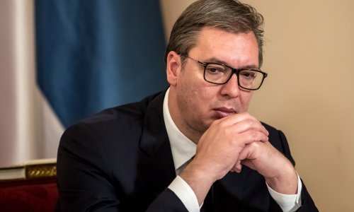 Liječnici Vučiću zabranili letove avionom, on poručuje da će od ponedjeljka biti u 'punom radnom pogonu'