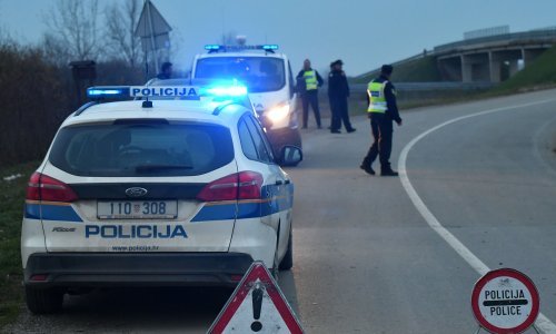 U prometnoj nesreći teško ozlijeđena nepoznata žena, policija traži očevice