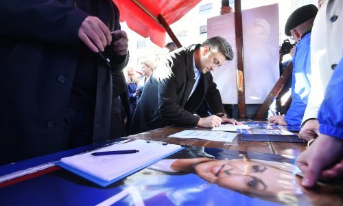 Plenković potpisao za predsjedničku kandidaturu Grabar-Kitarović
