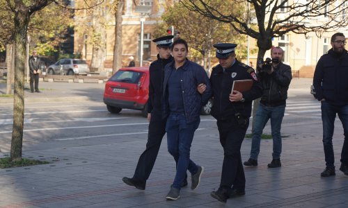 U Banja Luci uhićen prosvjednik zbog organiziranja 'okupljanja igračaka'