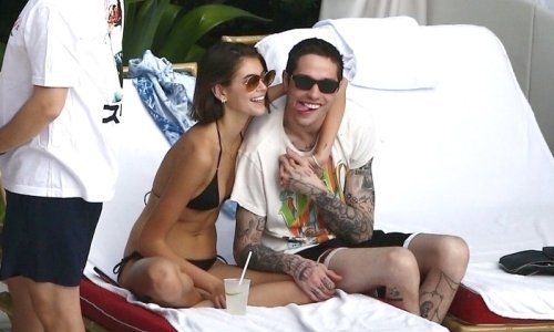 Više se ne skrivaju: Kći Cindy Crawford i slavni komičar nisu mogli skinuti ruke jedno s drugog