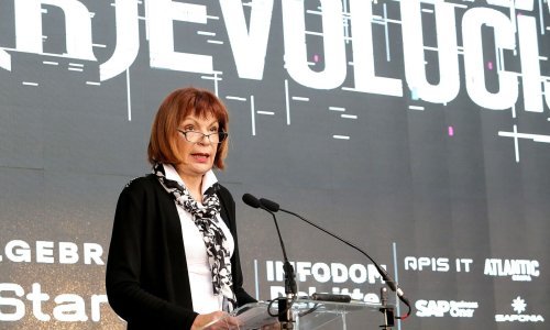 Digitalna (R)evolucija: Digitalizirajte poslovanje i ostanite konkurentni