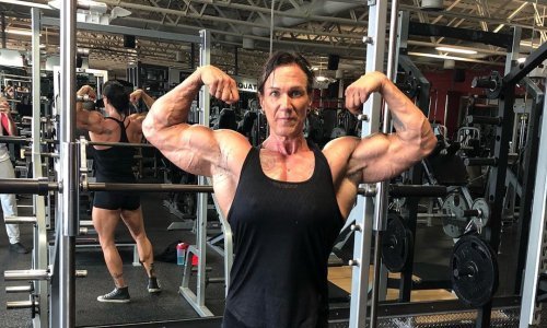 Nije se za šaliti s bakom bodibildericom