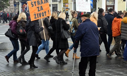 Demokrati: Radnicima Đure Đakovića se krši ustavno pravo na plaću