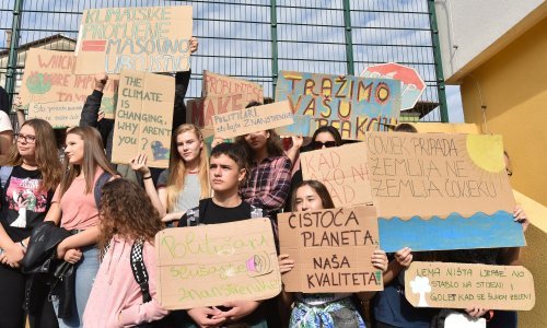 Prosvjednici širom svijeta pozivaju na hitnu akciju za klimu