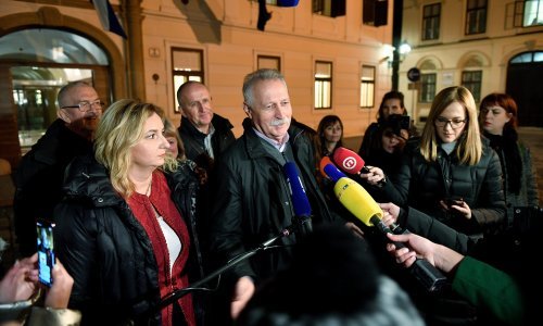 Neće čekati ponedjeljak: Nastavljaju se pregovori Vlade i sindikata