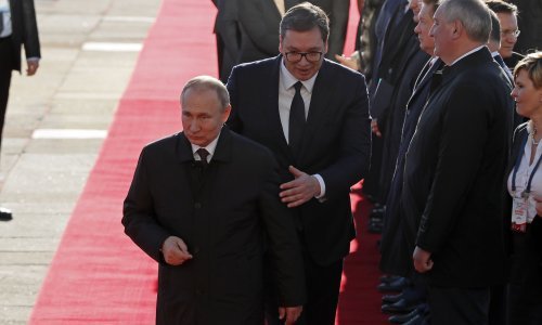 Analitičari: Uoči summita NATO-a, Srbija pijun u rukama Zapada i Rusije