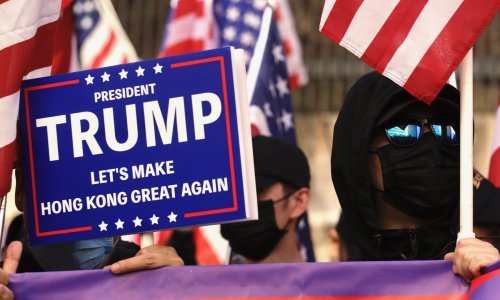 Prosvjednici u Hong Kongu tražili pomoć od Trumpa, policija ih rastjerala suzavcem