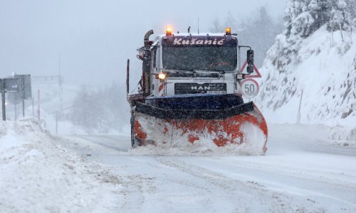 Tjedan počinje padom temperature, obilnim kišama i prvim pravim ovosezonskim snijegom, snježni pokrivač i do 20 cm