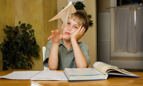 [VIDEO] Za poboljšanje koncentracije djece s ADHD-om pomoći bi moglo riblje ulje