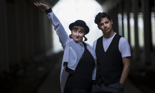 Osvježenje na sceni: Oni su Cubies, duo kojeg čine brat i sestra, profesori klavira i gitare koji zajedno stvaraju zanimljivu glazbenu priču