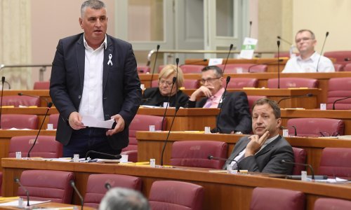 'Izgubili smo 28 milijardi kuna, a Talijani se rugaju hrvatskoj obalnoj straži, vojsci i policiji'