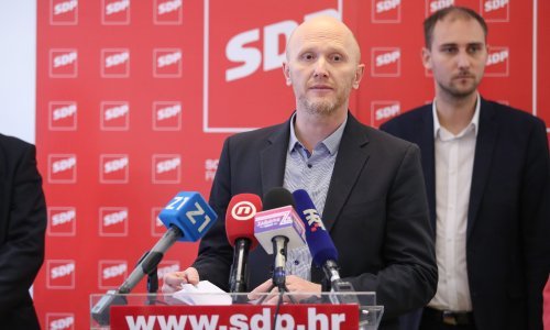 Petek: Ravnatelj Dječje bolnice Srebrnjak odlučio da Bandiću neće pjevati i donositi torte