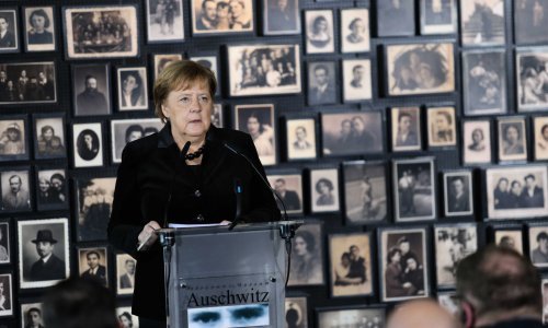 Merkel u Auschwitzu: sjećanje na nacističke zločine neodvojivo od njemačkog identiteta