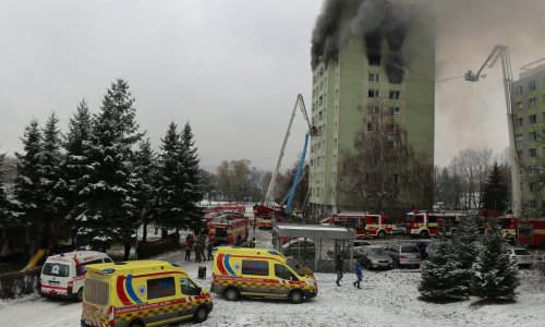 [VIDEO/FOTO] Petero mrtvih u eksploziji plina u stambenoj zgradi u Slovačkoj