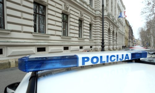 Osmero švercera luksuznih automobila u istražnom zatvoru