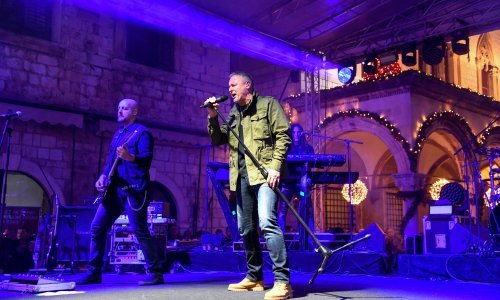 Skok u vlastita usta: Thompson ipak smije vikati 'Za dom spremni'?!