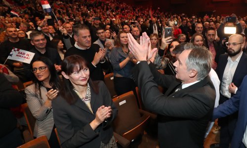 [VIDEO/FOTO] Veliki skup Miroslava Škore u Lisinskom: Obraćam se i simpatizerima HDZ-a, bit ću vaš predsjednik