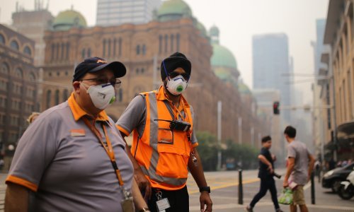 [FOTO] Gusti dim nadvio se nad Sydneyem, zaustavljen trajektni promet