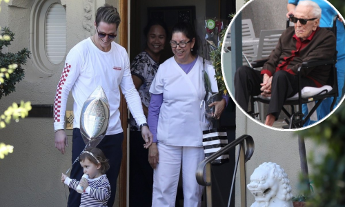 Dok je Kirk Douglas slavio 103. rođendan s unukom, Michael Douglas i Catherine Zeta-Jones uživali su na drugom kraju svijeta