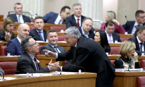 Zastupnici na sjednicama Sabora proveli manje od trećine godine