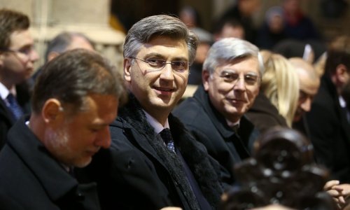 Vrh HDZ-a okupio se na misi za Franju Tuđmana, predvodio je kardinal Bozanić