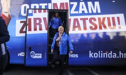 Autobus Grabar-Kitarović zakačio auto na cesti i nije se zaustavio. Vozačica: Razbijena mi lijeva strana auta na kojoj je dijete sjedilo
