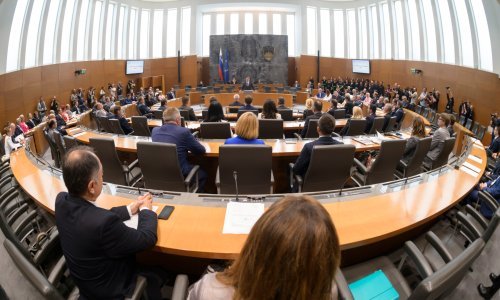 Slovenski parlament raspravlja iza zatvorenih vrata o arbitražnom skandalu