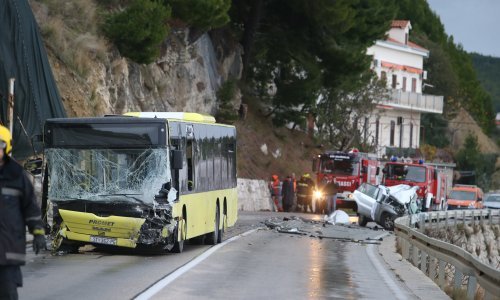 Strava na magistrali: sudarili se autobus i automobil, vozač poginuo