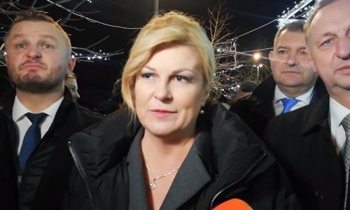 [VIDEO] HDZ-ov župan 'gasio' Škorinu pjesmu za posjeta Grabar-Kitarović Kutini