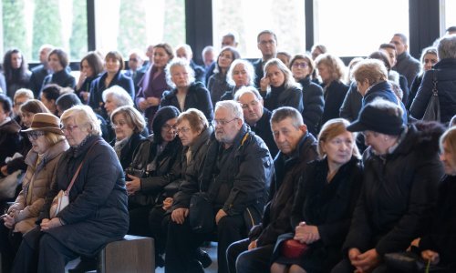 [FOTO] Željko Rohatinski, uz zvukove pjesme Sound of Silence, ispraćen sa zagrebačkog Krematorija
