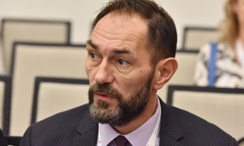 Jelenić poslao Vladi prosvjedno pismo zato što ga je protokol posjeo pokraj Bandića