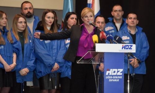 Skup Grabar-Kitarović u Gospiću: Glas za Škoru glas je za Milanovića