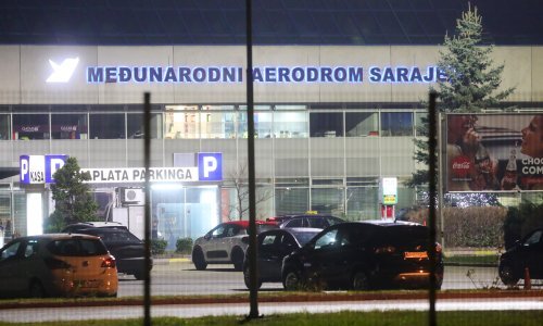 Prva skupina deportiranih džihadista, njihovih žena i djece iz Sirije stigla u Sarajevo