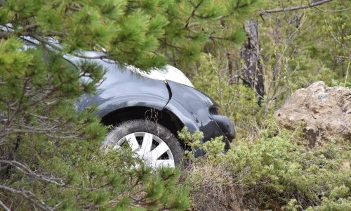 23-godišnjak iz Otočca poginuo u izlijetanju s ceste