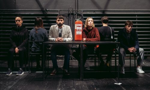 'Ćelava pjevačica' u Teatru &TD: Apsurd u kojem su riječi izgubile značenje
