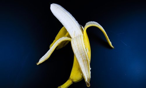 [VIDEO] Postoje dobri razlozi za jesti koru od banane, kao i oni zbog kojih to ne biste trebali raditi