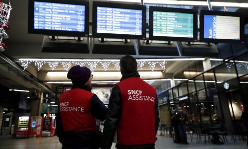 Francuski željezničari prijete da će štrajkati i za Božić