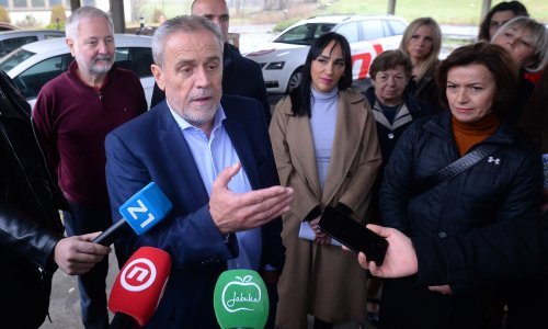 Bandić vikao na novinarku Nove TV: Vi ne odvajate otpad. Radi vas mi je neugodno