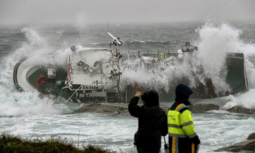 Britanija očekuje novu snažnu oluju, otkazuju se letovi