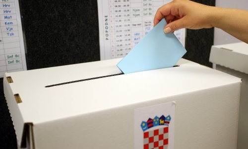 DIP: Odmah prestati sa slanjem poruka biračima