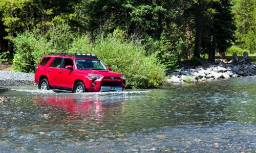 Vozač otišao na WC, a auto u rijeku