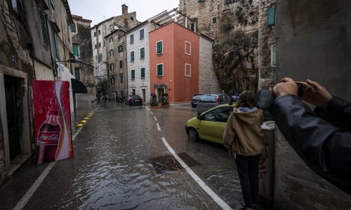 Dolac u Šibeniku opet poplavio