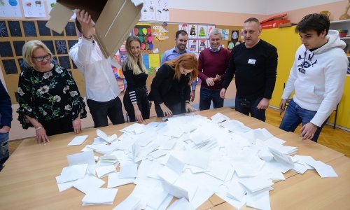 Tiskaju se glasački listići za drugi izborni krug 5. siječnja
