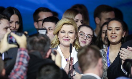 Grabar-Kitarović obratila se glasačima drugih 'sukandidata' pa se obrecnula na Milanovića: Hrvatska nije slučajna, nego i te kako namjerna država!