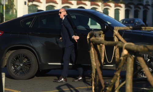 Pogledajte u kakvoj je 'pili' ministar pravosuđa stigao na misu i što je rekao otkuda mu