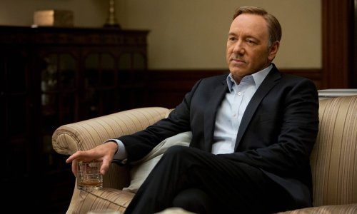 [VIDEO] Kevin Spacey se vratio nakon godinu dana i ponovno na pomalo bizaran način čestitao Božić