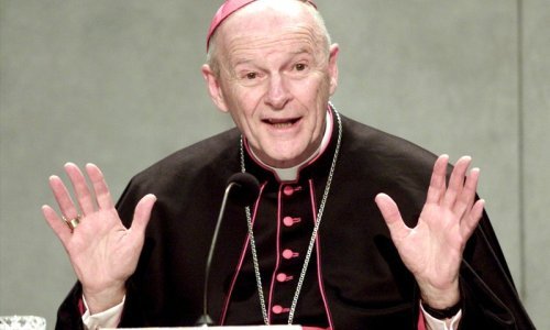 Bivši kardinal i pedofil McCarrick isplatio crkvenim dužnosnicima 600.000 dolara, na spisku bili i dvojica papa
