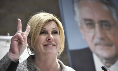 [FOTO/VIDEO] Grabar-Kitarović iz Splita: 'Zaokružite listu broj dva. Jutros su mi krivo rekli. Dva, dva kao viktorija'